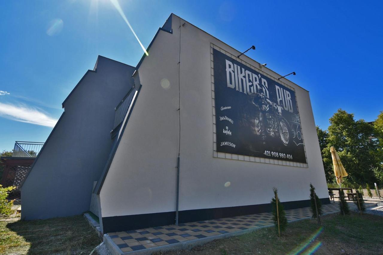 Penzion Biker'S Ungtavas Kültér fotó