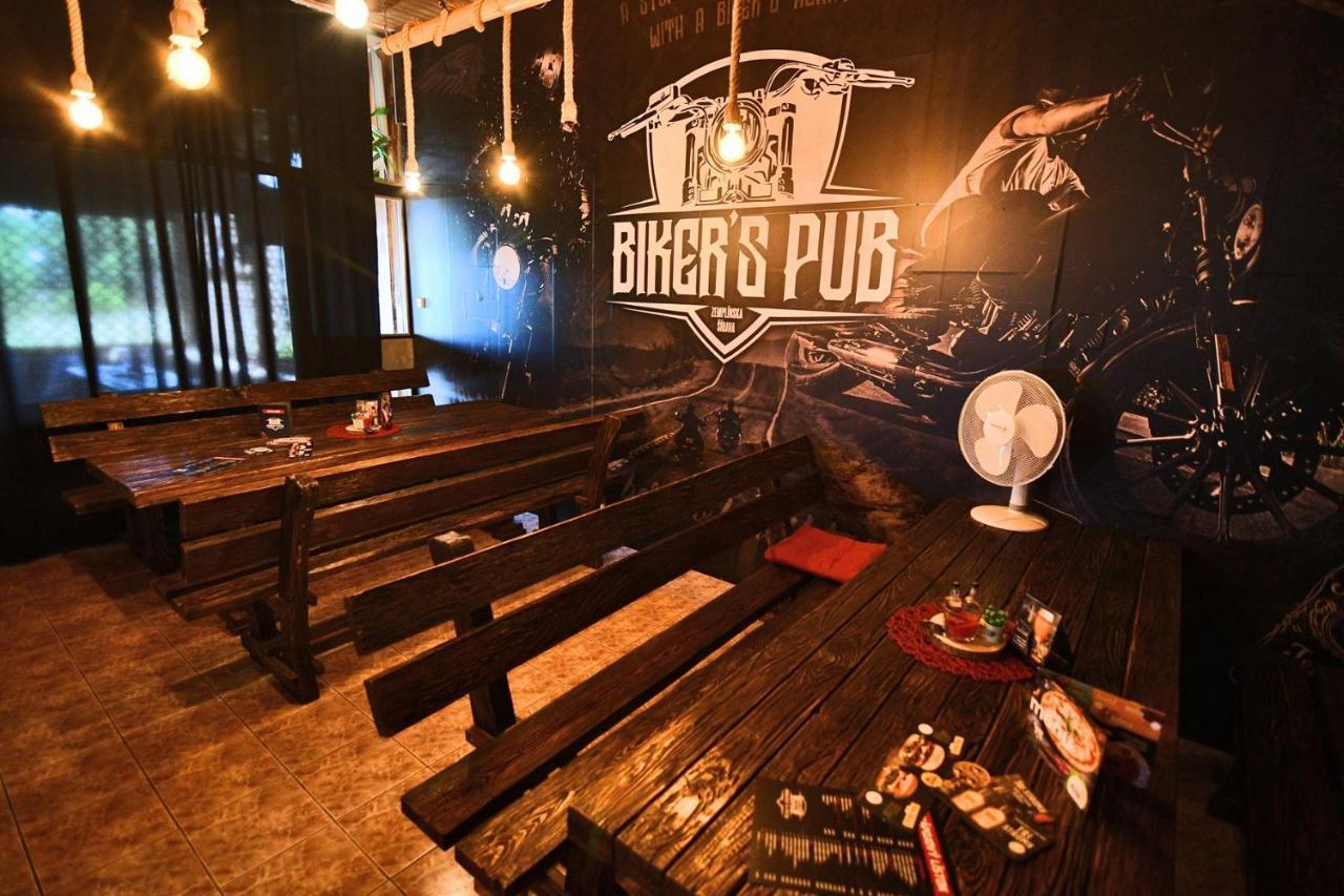 Penzion Biker'S Ungtavas Kültér fotó